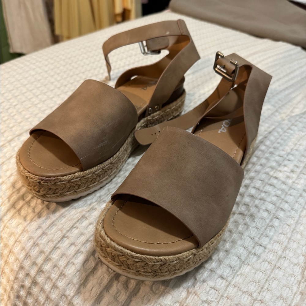 SODA Stylish Tan Platform Sandals